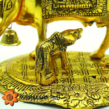 कामधेनु गाय (स्वर्ण)
