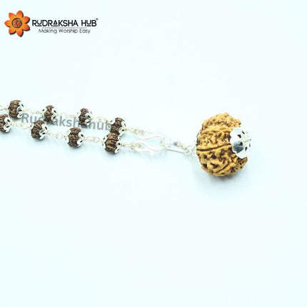 चांदी की माला में 8 मुखी रुद्राक्ष