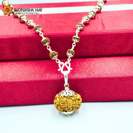 चांदी की माला में 8 मुखी रुद्राक्ष