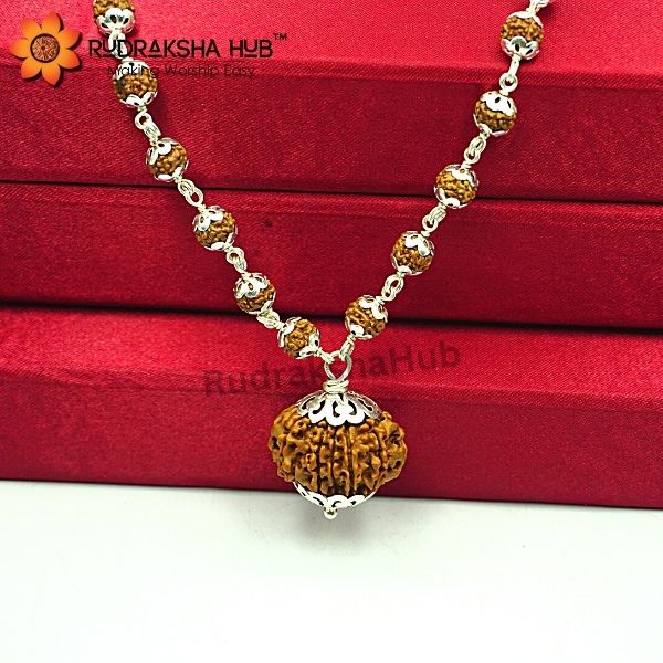 11 Mukhi Rudraksha Kawach for Confidence