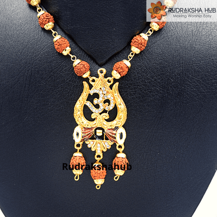 Trikaal Darshi Rudraksha Pendant