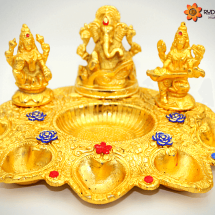 गणेश लक्ष्मी और 5 दीपक 