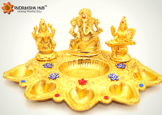 गणेश लक्ष्मी और 5 दीपक 